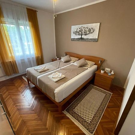 Apartman Pcelica Apartment Pula Exterior photo