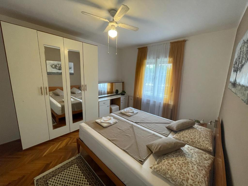 Apartman Pcelica Apartment Pula Exterior photo